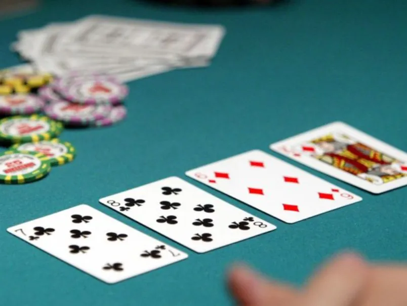 Một vòng chơi Poker 4 lá tiêu chuẩn tại 789Club